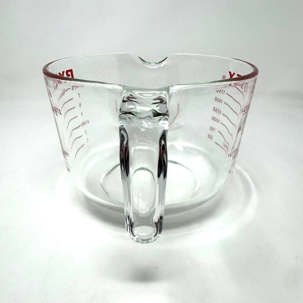 Pyrex 8 Cup 2 Quart Glass Measuring Cup 564 Red Lettering 2000mL Large Pitcher